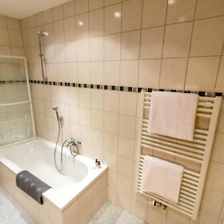 Ski-n-lake City Целль-ам-Зе