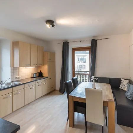 Ski-n-lake * Τσελ αμ Ζέε