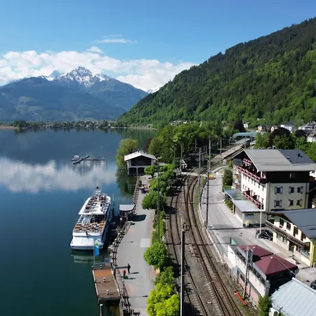 Апартаменти Ski-n-lake